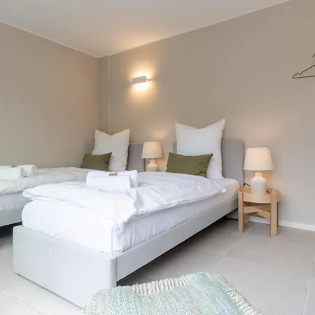 Homefy Luxury - 5 Pax - 2 Bath - Garage - Exclusive & Unique Holiday home *